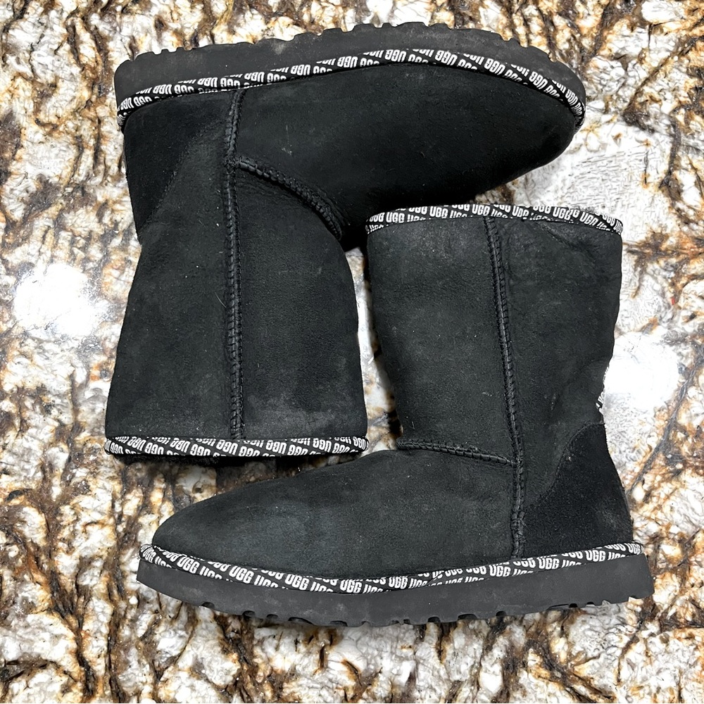 Ugg classic special edition Ugg trim print boots